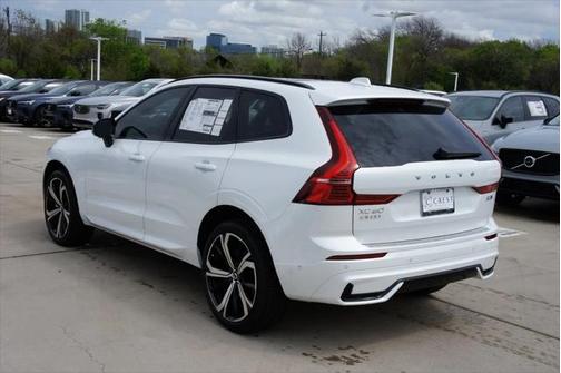 2025 Volvo XC60 B5 Ultra