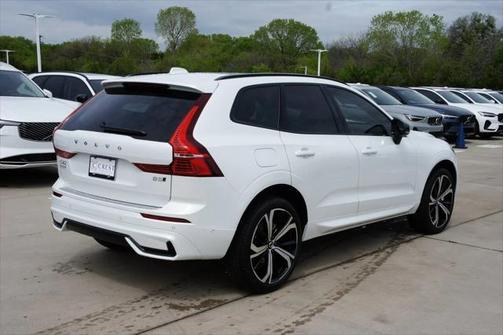 2025 Volvo XC60 B5 Ultra