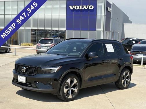 2025 Volvo XC40 B5 Plus Dark Theme