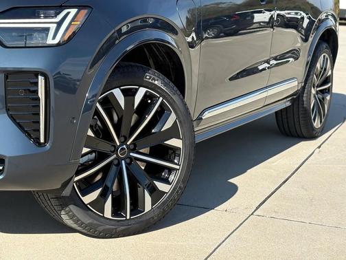 2026 Volvo XC90 Plug-In Hybrid T8 Plus 7-Seater