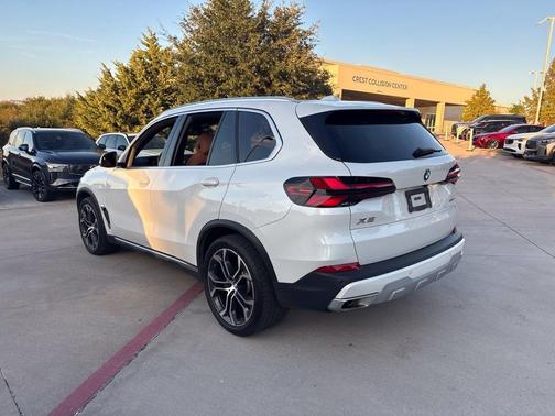 Mineral White Metallic 2025 BMW X5 xDrive40i