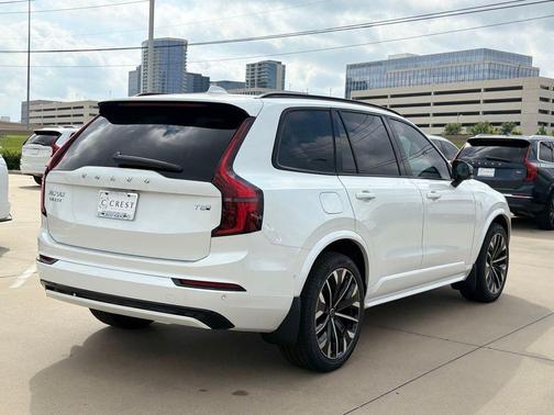 Crystal White 2026 Volvo XC90 Plug-In Hybrid T8 Ultra Dark Theme 7-Seater