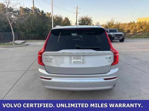 2024 Volvo XC90 B6 Plus Bright Theme