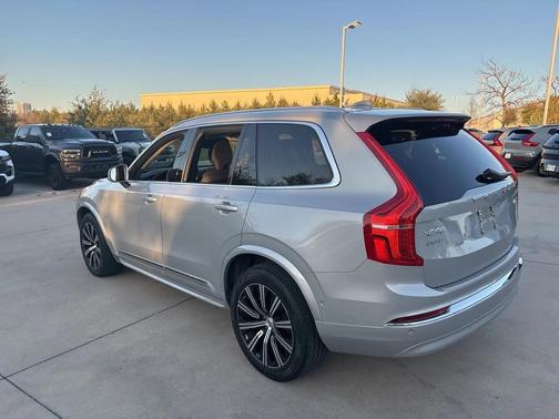 2024 Volvo XC90 B6 Plus Bright Theme