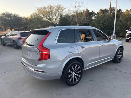 2024 Volvo XC90 B6 Plus Bright Theme