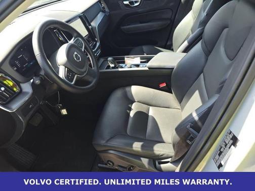 Vapour Gray Metallic 2025 Volvo XC60 B5 AWD