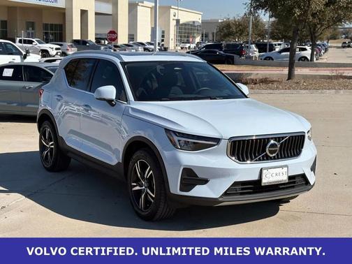 2025 Volvo XC40 B5 AWD