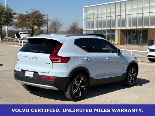 2025 Volvo XC40 B5 AWD