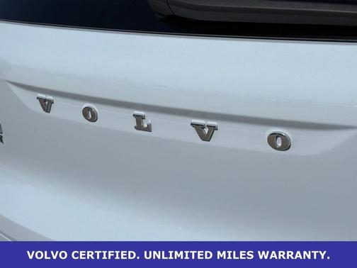 2025 Volvo XC40 B5 AWD