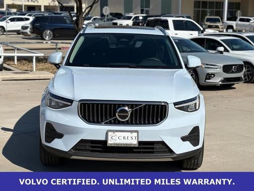 2025 Volvo XC40 B5 AWD