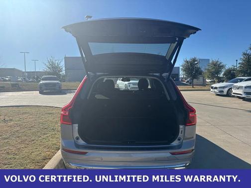 2023 Volvo XC60 B5 Ultimate Bright Theme