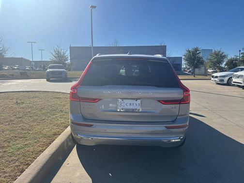 2023 Volvo XC60 B5 Ultimate Bright Theme
