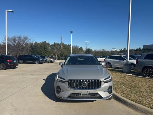 2023 Volvo XC60 B5 Ultimate Bright Theme