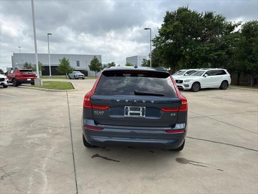 2022 Volvo XC60 B5 Momentum