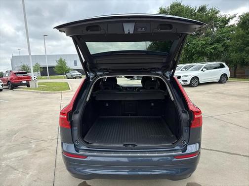 2022 Volvo XC60 B5 Momentum