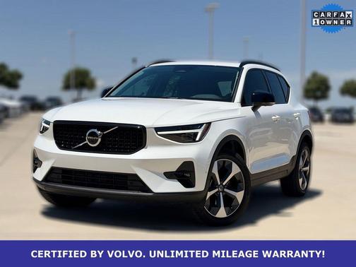 Crystal White 2026 Volvo XC40 B5 Plus