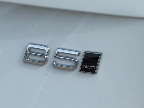 2026 Volvo XC90 B5 Core