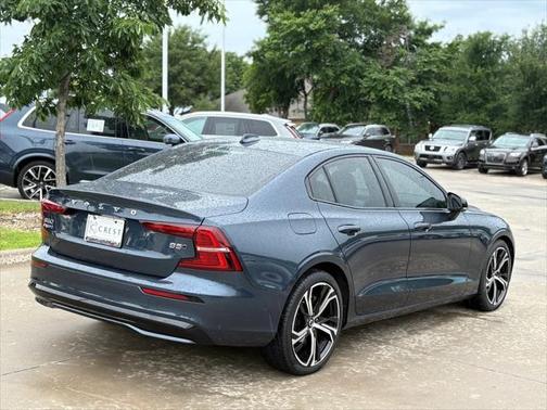 2024 Volvo S60 B5 Plus Dark Theme