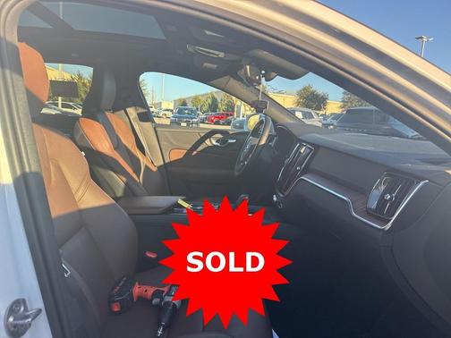 2025 Volvo V60 Cross Country B5 Plus