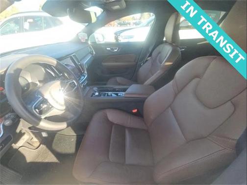 2025 Volvo V60 Cross Country B5 Plus