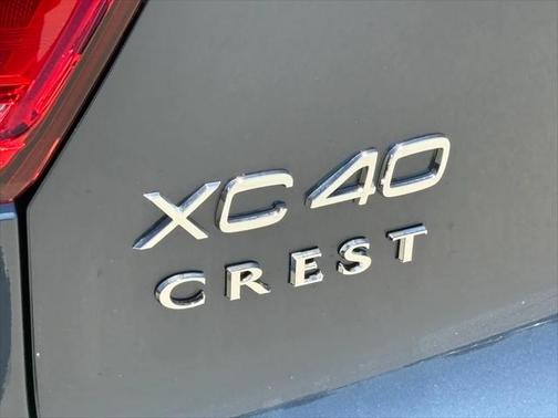 2026 Volvo XC40 B4 Plus