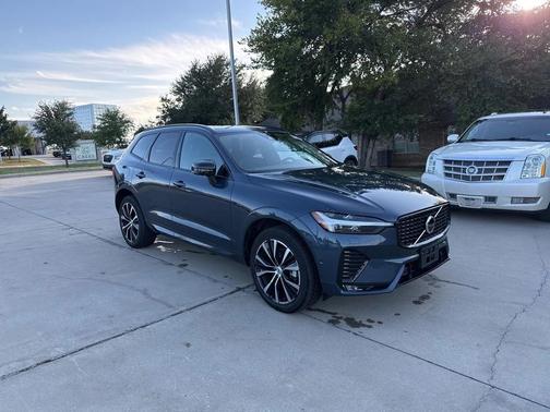 2025 Volvo XC60 B5 Plus