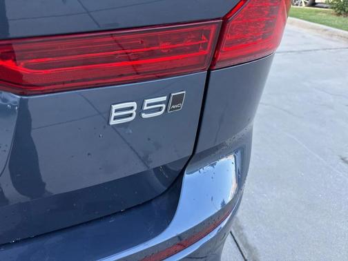 2025 Volvo XC60 B5 Plus