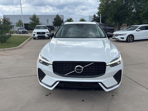 Crystal White 2024 Volvo XC60 B5 Plus Dark Theme