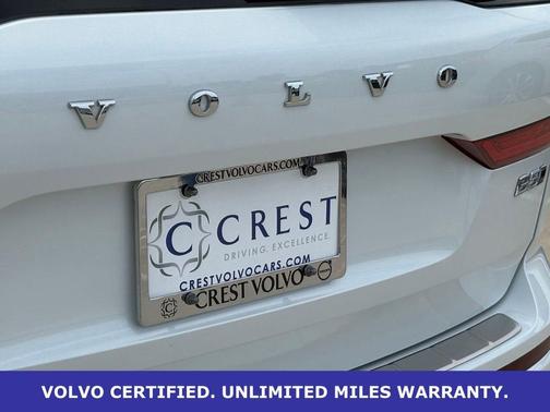 Crystal White Metallic 2024 Volvo XC60 B5 Plus Dark Theme