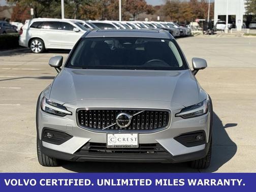 2025 Volvo V60 Cross Country B5 Plus