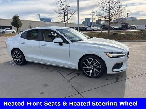 2020 Volvo S60 T5 Momentum