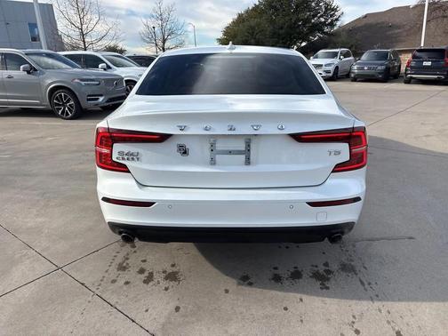 2020 Volvo S60 T5 Momentum