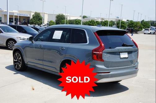 2022 Volvo XC90 T6 Momentum