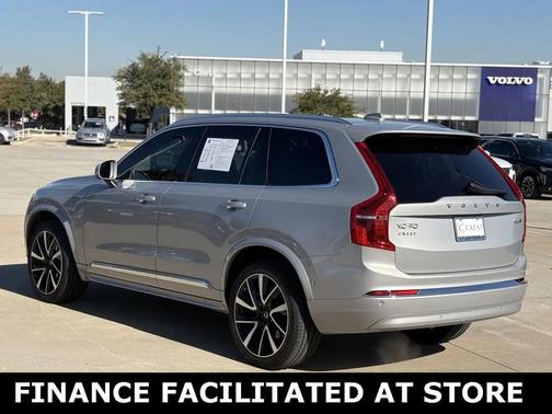 2023 Volvo XC90 B5 Plus