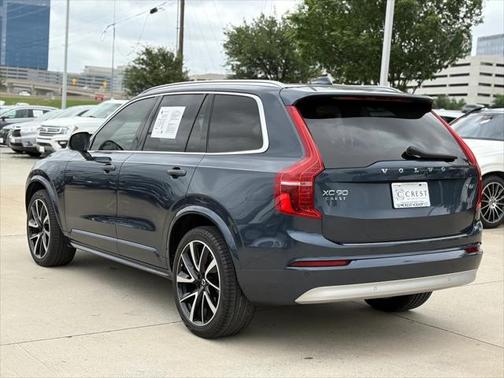 2022 Volvo XC90 T6 Momentum