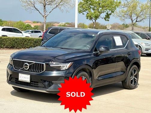 Onyx Black Metallic 2025 Volvo XC40 B5 AWD