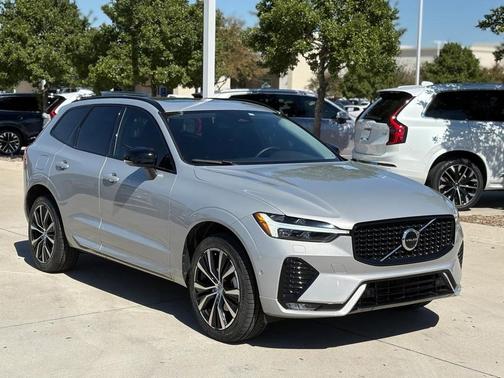 2023 Volvo XC60 B5 Plus Dark Theme