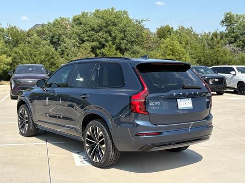 2026 Volvo XC90 B6 Ultra Dark Theme 7-Seater
