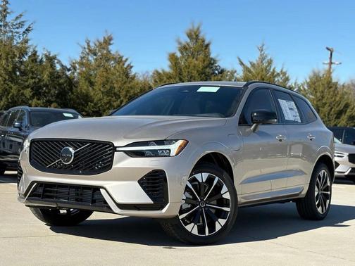 Bright Dusk 2026 Volvo XC60 Plug-In Hybrid T8 Plus