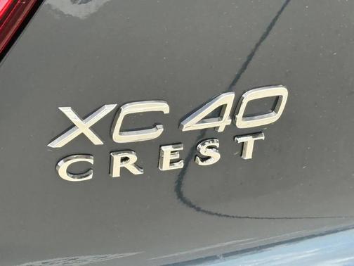 2026 Volvo XC40 B5 Core