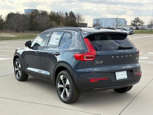2026 Volvo XC40 B5 Core
