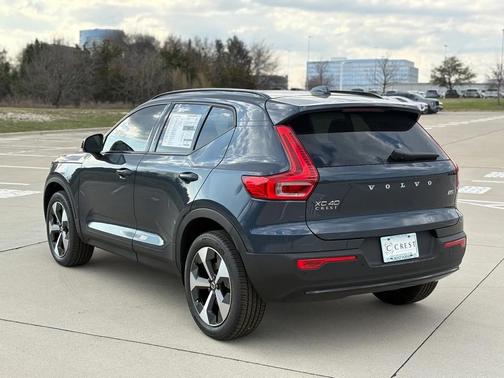 2026 Volvo XC40 B5 Core