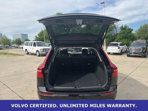 2025 Volvo XC60 B5 Plus