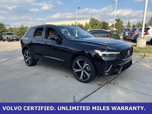 2023 Volvo XC60 B5 Ultimate Dark Theme