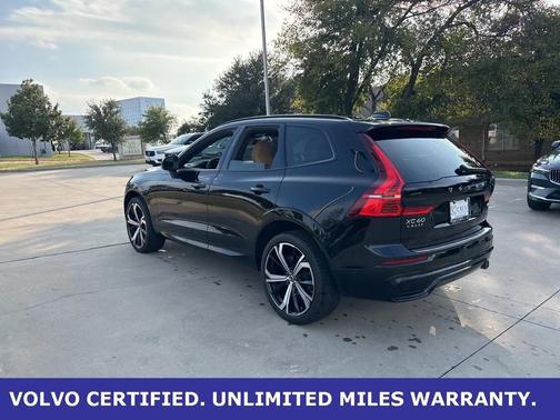 2023 Volvo XC60 B5 Ultimate Dark Theme