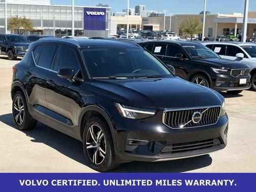 Onyx Black Metallic 2023 Volvo XC40 B5 Plus Bright Theme