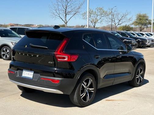 2023 Volvo XC40 B5 Plus Bright Theme