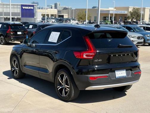 2023 Volvo XC40 B5 Plus Bright Theme