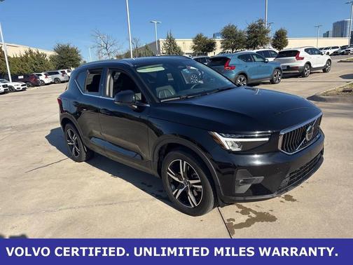 2023 Volvo XC40 B5 Plus Bright Theme