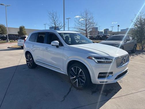 2024 Volvo XC90 B5 Plus